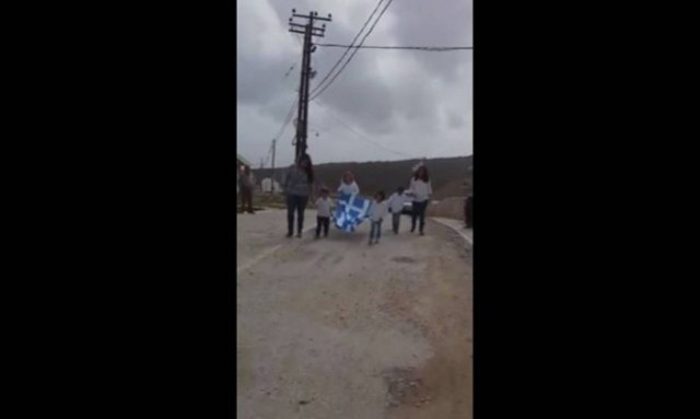 25η Μαρτίου: Η παρέλαση των... 4 μικρών μαθητών στη Γαύδο (vid)