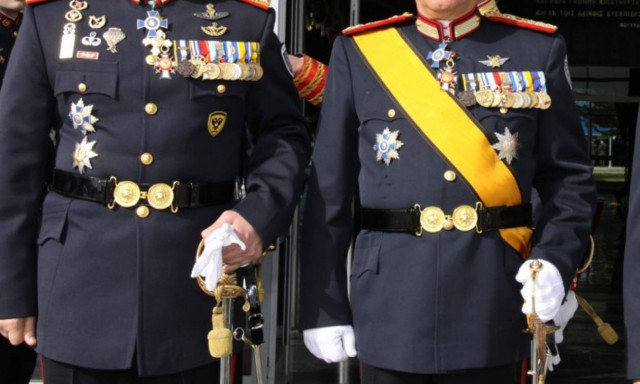 Δείτε τι συμβολίζουν τα παράσημα των Στρατηγών