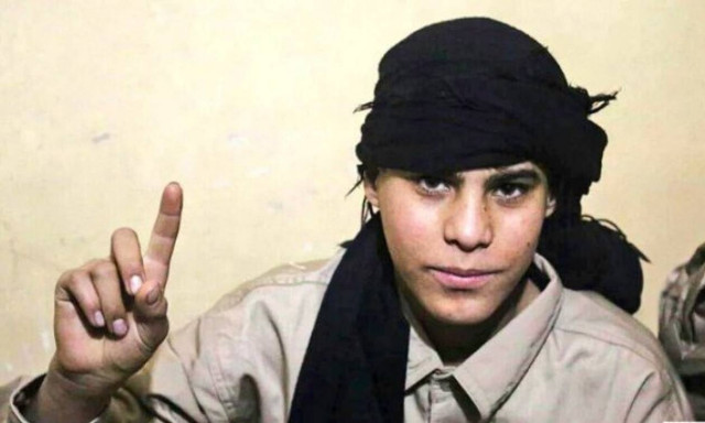 Βίντεο - σοκ: Η στιγμή που έφηβος τζιχαντιστής ανατινάσσεται σε γήπεδο στο Ιράκ