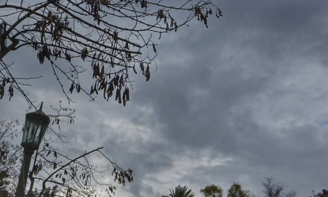 Άστατος ο καιρός την Κυριακή – Δείτε που θα πέσουν χιόνια και βροχές