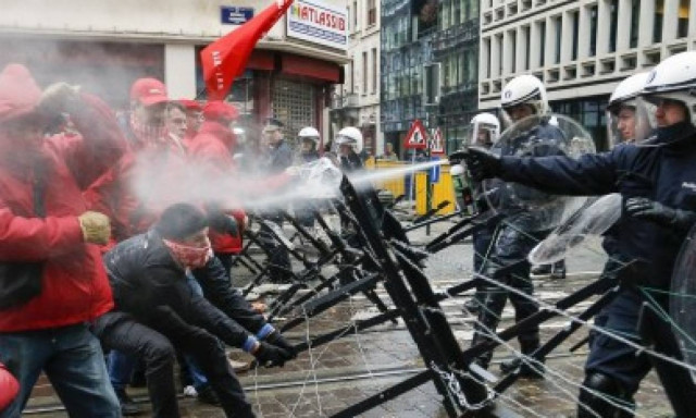 Ένταση με ακροδεξιούς σε εκδήλωση μνήμης για τα θύματα των επιθέσεων στο Βέλγιο
