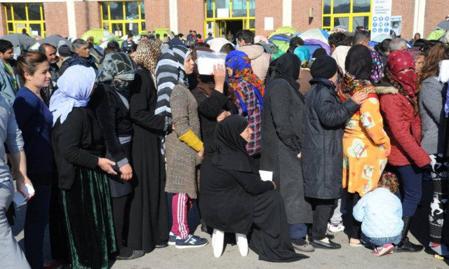 Προσφυγικό: ΠΟΕΔΗΝ κατά ΜΚΟ - Θέλουν να πατήσουν πόδι και στις κρατικές μονάδες υγείας