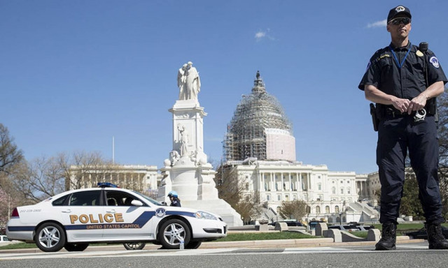 Συναγερμός στις ΗΠΑ: Πυροβολισμοί στο Καπιτώλιο (pics+vid)