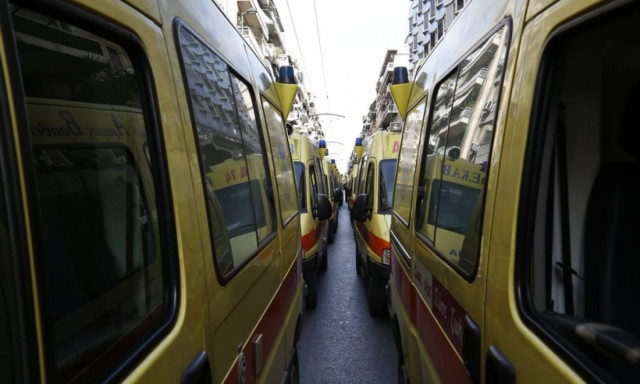 Τετράωρη στάση εργασίας των εργαζομένων στο ΕΚΑΒ