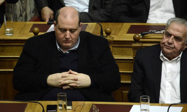 Συζήτηση Βουλή: Με τα... μάτια νυσταγμένα και βαριά