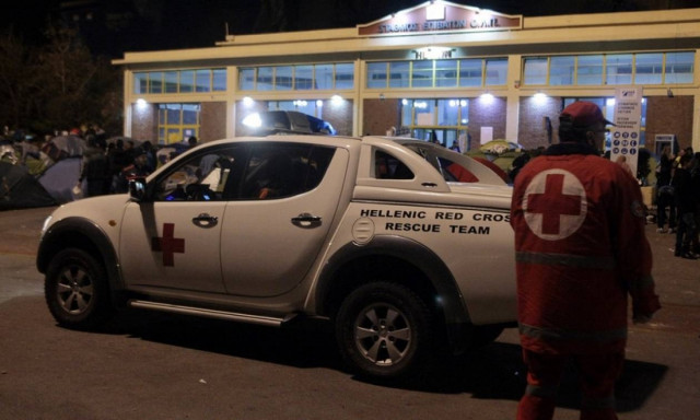 Σε επιφυλακή ΜΑΤ και Λιμενικό στον Πειραιά μετά τη συμπλοκή Σύρων και Αφγανών