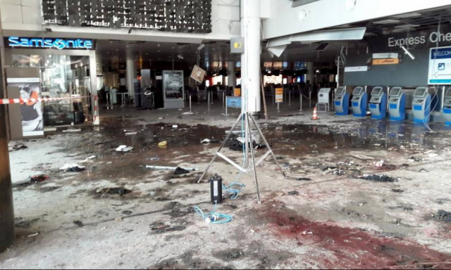 Αίμα και συντρίμμια παντού - Νέες συγκλονιστικές φωτογραφίες από το αεροδρόμιο των Βρυξελλών