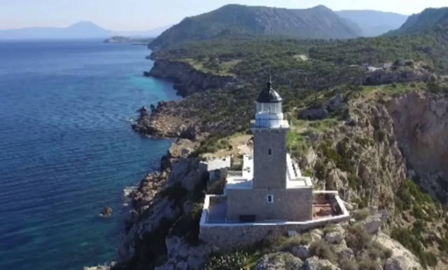 Φάρος Ηραίον: Δείτε το «κόσμημα» του Κορινθιακού… με άλλο μάτι (video)