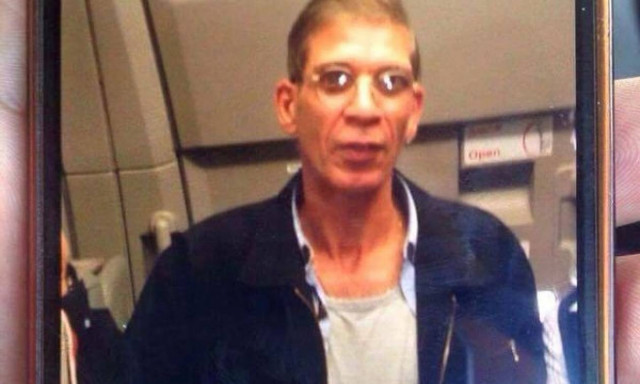 Αεροπειρατεία Κύπρος: Ενώπιον του δικαστηρίου ο αεροπειρατής της Egypt Air