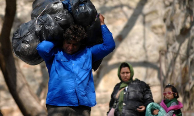 Αυξήθηκε η ροή προσφύγων στα νησιά - 51.430 πλέον αυτοί που παραμένουν στη χώρα