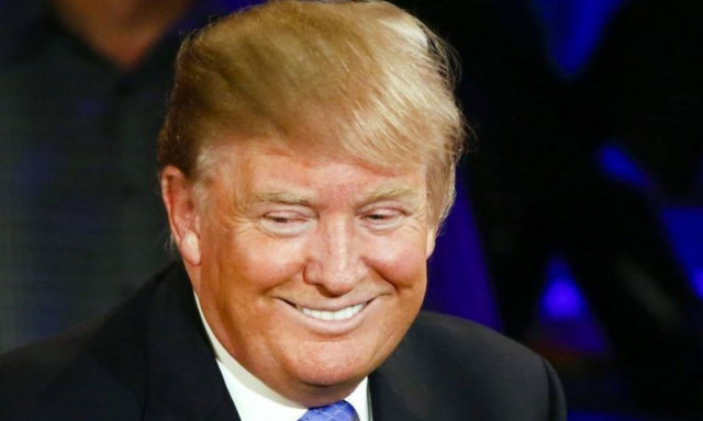 Ο Ντόναλντ Τραμπ υποστηρίζει τον εαυτό του και μόνο τον εαυτό του (Vid)