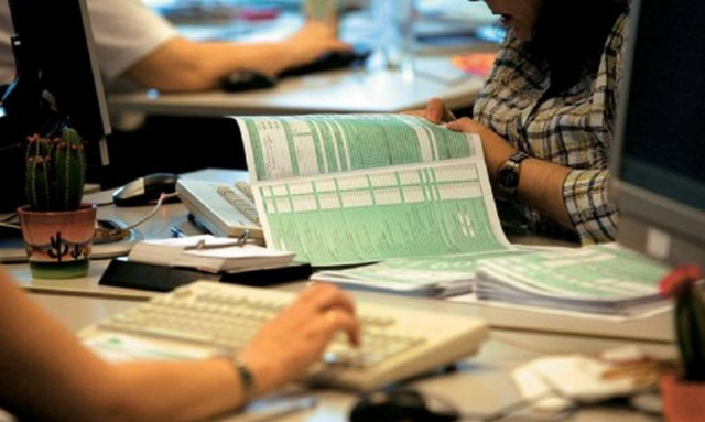 Εφορία: Έρχονται σαρωτικοί έλεγχοι, πρόστιμα και κατασχέσεις - εξπρές - Ποιοι μπαίνουν στο στόχαστρο