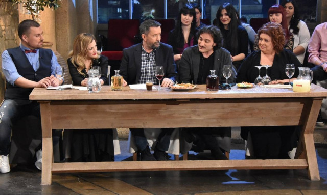 «Στην υγειά μας ρε παιδιά»: Αφιέρωμα στην Νατάσσα Μποφίλιου (pics)