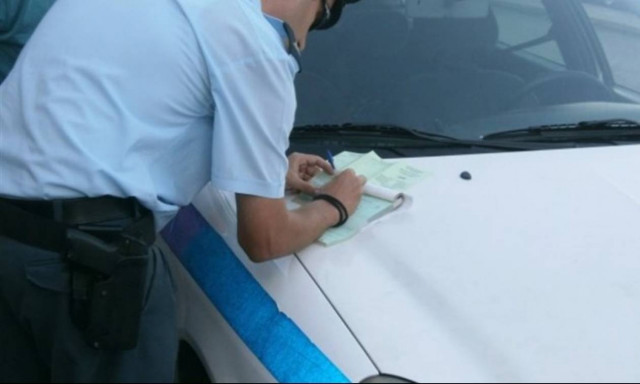 Τρίκαλα: Απίστευτη κλήση σε εκείνους που παρκάρουν παράνομα – «Φωτιά» πήρε το Facebook