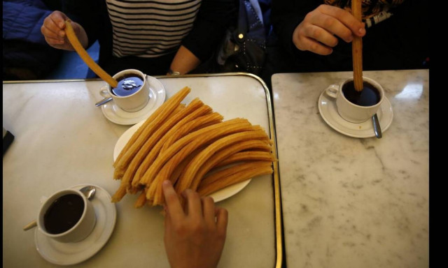Churros: Απολαμβάνοντας τα τραγανά λουκουμαδάκια της Ισπανίας