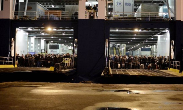 Συναγερμός τα μεσάνυχτα στο λιμάνι του Πειραιά μετά από τηλεφώνημα για βόμβα!