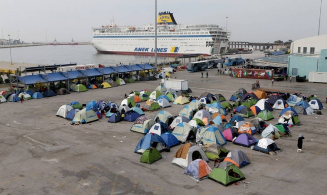 Ξεπερνούν τους 52.000 οι εγκλωβισμένοι στη χώρα - Δείτε ποιά σημεία πραγματικά «βουλιάζουν»