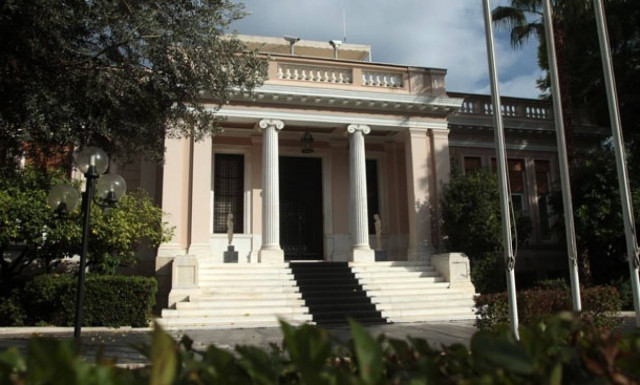 Μαξίμου κατά ΝΔ: Εκτίθενται... Γελάει ο κόσμος!