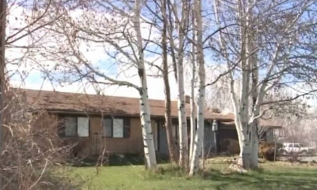 Άφησε την κόρη της με τους φίλους της για να πάρει ναρκωτικά και εκείνοι τη βίασαν ομαδικά (pics)