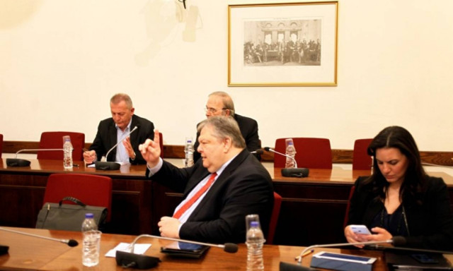 Βουλή: «Όχι» στο αίτημα ΝΔ-ΠΑΣΟΚ για κλήση της ΕΥΠ για WikiLeaks