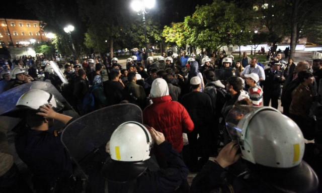 Στη ΓΑΔΑ οι 40 μετανάστες που ήθελαν να πραγματοποιήσουν συγκέντρωση διαμαρτυρίας στο Σύνταγμα