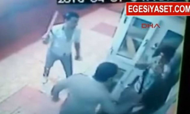 Τουρκία: Άγριος ξυλοδαρμός Σύρων που έκλεψαν ψωμί (vid)