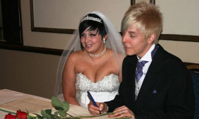 ΣΟΚ: Ανακάλυψε στο ταξίδι του μέλιτος ότι ο άντρας της είναι... (pics)