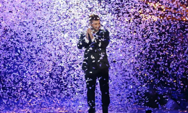 Συγκινητικό βίντεο: Ο Παντελίδης τραγουδάει και ο πατέρας του χορεύει ζεϊμπέκικο