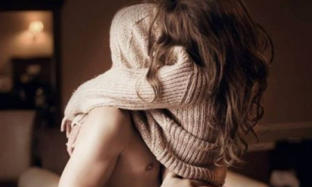 Έξι πράγματα που σε όλες έχουν συμβεί κατά τη διάρκεια του σεξ, αλλά δεν παραδεχόμαστε