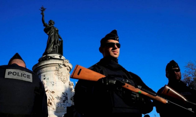 Ελεύθερος ένας από τους υπόπτους για τις επιθέσεις του Παρισιού