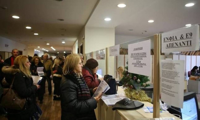 Μεγαλώνει το φέσι του δημοσίου προς τους ιδιώτες