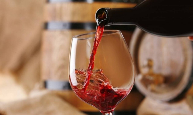 Αλκοόλ: Για ποια μορφή καρκίνου μειώνει τον κίνδυνο