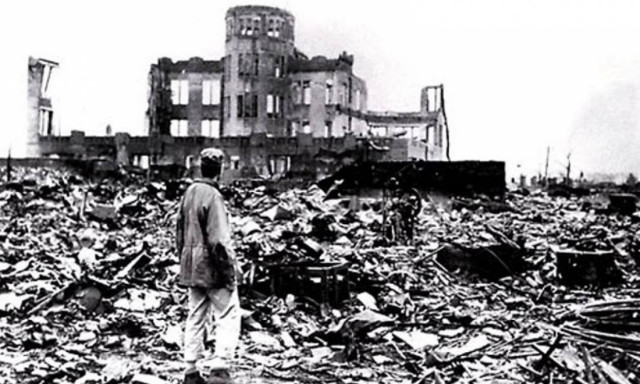 Πυρηνική βόμβα: Αμερικανός υπουργός στη Χιροσίμα για πρώτη φορά από το 1945 – Δε ζήτησε συγγνώμη