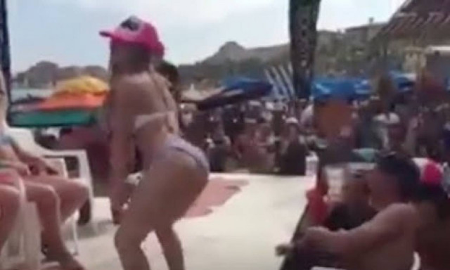 Ο σέξι χορός της δασκάλας που της κόστισε τη δουλειά! (video)