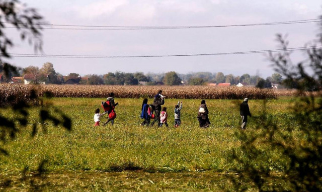 Bild: Mετακινήσεις VIP από την Ελλάδα στη Γερμανία υπόσχονται οι διακινητές σε πρόσφυγες