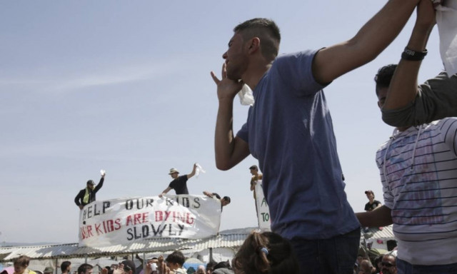 Έτοιμη να «απασφαλίσει» η Ειδομένη - Φόβοι ότι πρόσφυγες θα επιχειρήσουν σήμερα να ρίξουν το φράχτη