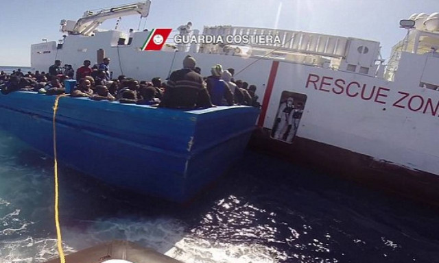 Ιταλία: Διάσωση 4.000 προσφύγων ανοικτά της Σικελίας σε μόλις δύο ημέρες