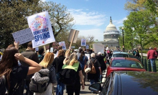 Ρεκόρ συλλήψεων διαδηλωτών έξω από το Καπιτώλιο των ΗΠΑ (Vids)