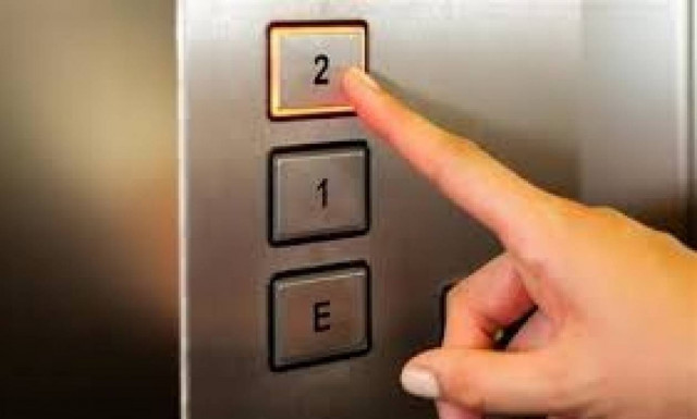 Σάλος στην Πάτρα: Έκαναν σεξ στο ασανσέρ αλλά η... ευχαρίστηση πήρε απρόβλεπτη τροπή!