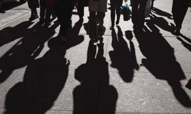 ΙΟΒΕ: Απαισιόδοξες προβλέψεις για ύφεση και ανεργία