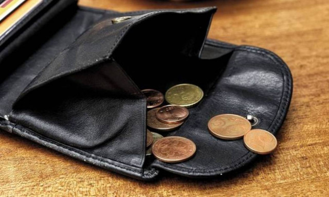 Φορο-σοκ από την αύξηση του ΦΠΑ στο 24% - Τι «βάρη» θα φέρει