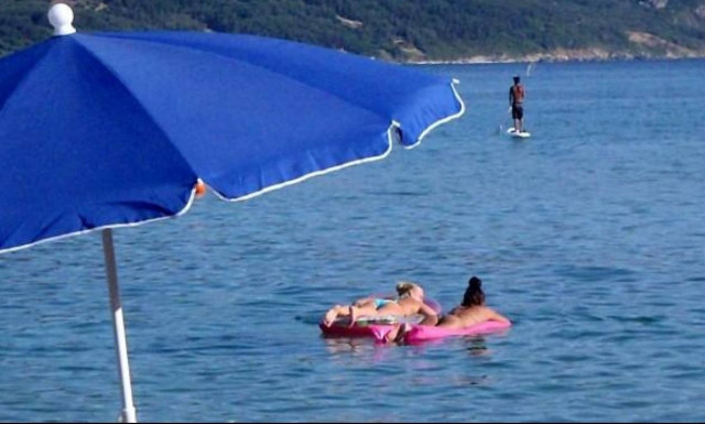 Καιρός για... παραλία: Έρχεται διήμερος ανοιξιάτικος καύσωνας