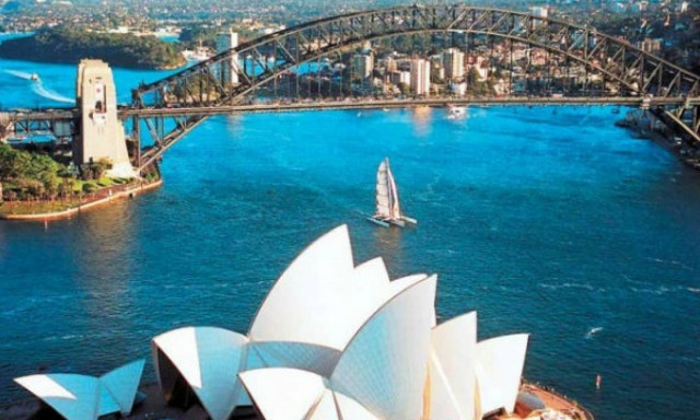 Ψηφιακό άλμα για τα ελληνικά προξενεία-Αμεση εξυπηρέτηση των ομογενών