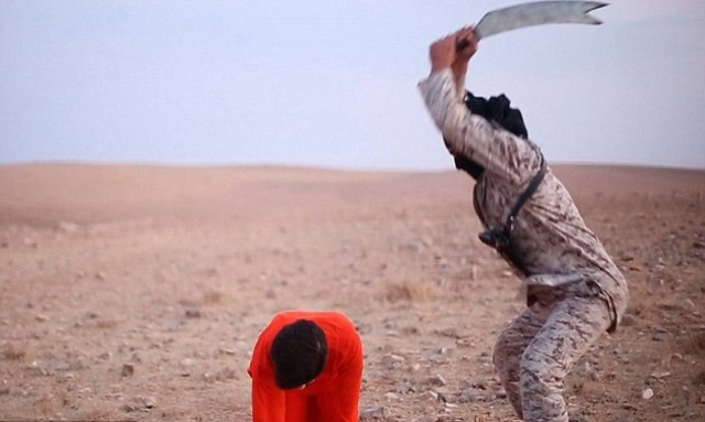 Νέες φρικαλεότητες των τζιχαντιστών: Εκτελούν ομήρους που ικετεύουν για τη ζωή τους (pics)