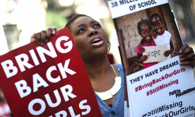 Δύο χρόνια μετά την απαγωγή 276 μαθητριών η Μπόκο Χαράμ δημοσιεύει βίντεο των κοριτσιών (Vids)