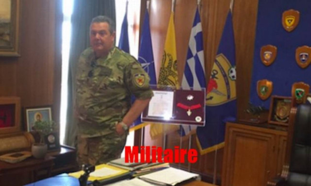 Χαμός στο Twitter με τον Καμμένο στα... χακί