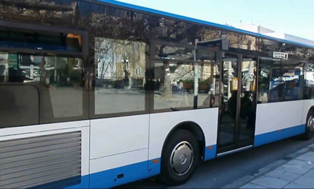 Ηράκλειο: Αστικό λεωφορείο τυλίχθηκε στις φλόγες εν κινήσει (pics)