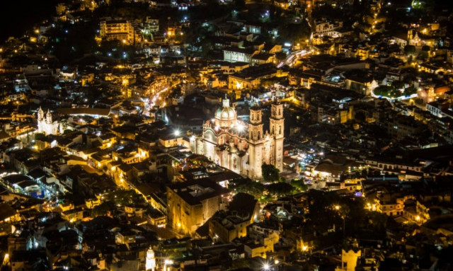 Παγκόσμια ανατριχίλα: Ο Ιησούς εμφανίστηκε στη «Μαγική Πόλη»; (video+photo)