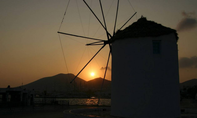 Πάρος: Και ξαφνικά όλοι «πάγωσαν» με αυτό που είδαν – Ο οδηγός που τους άφησε άφωνους