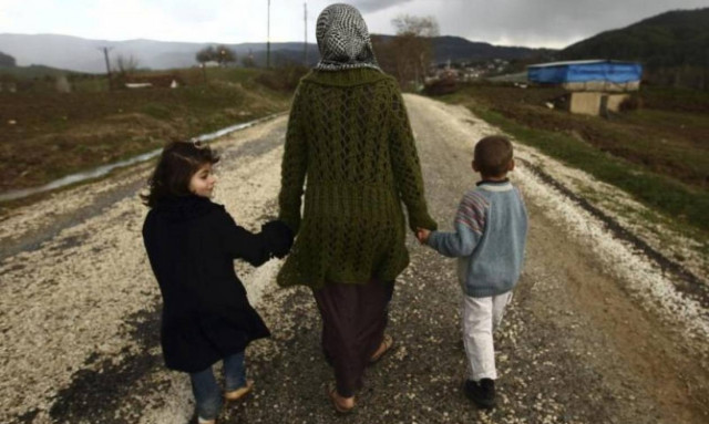 Απελάθηκαν οι πρώτοι Σύροι πρόσφυγες από την Ελλάδα προς την Τουρκία (Vid)